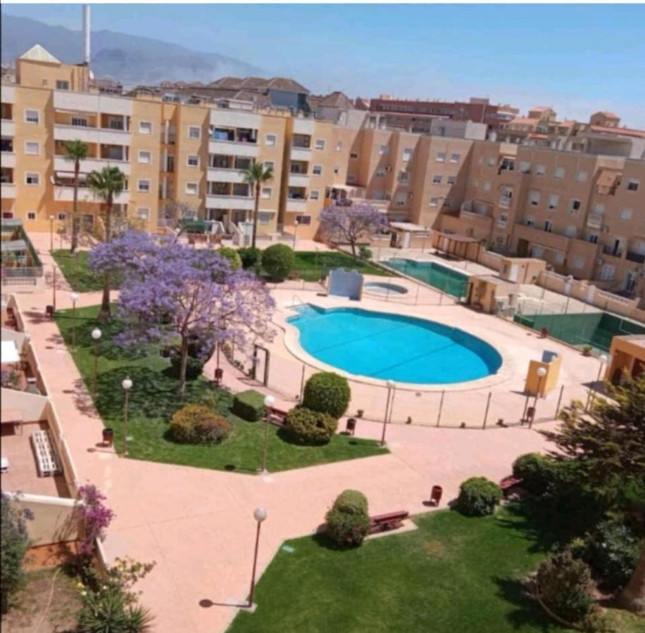 En Roquetas, A 900 Metros De La Playa, Con Piscina, Junto A Bares . En Las Salinas De Roquetas De Mar Appartamento *